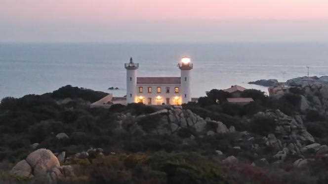 The Senetosa lighthouse, the construction of which was completed in 1892.
