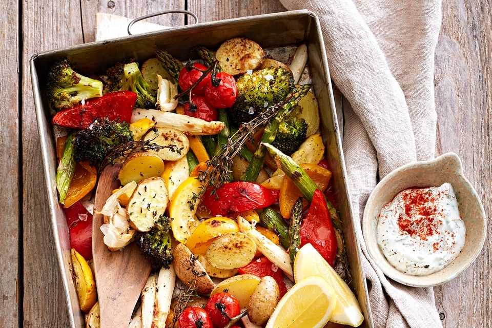 Oven vegetables with herb quark