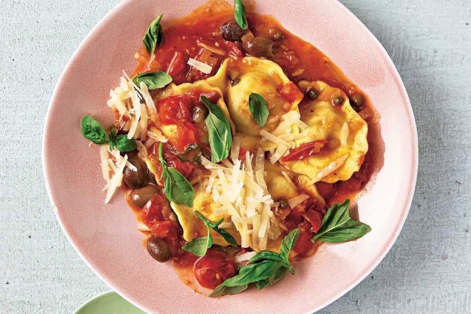 Tortelli with tomato ragout