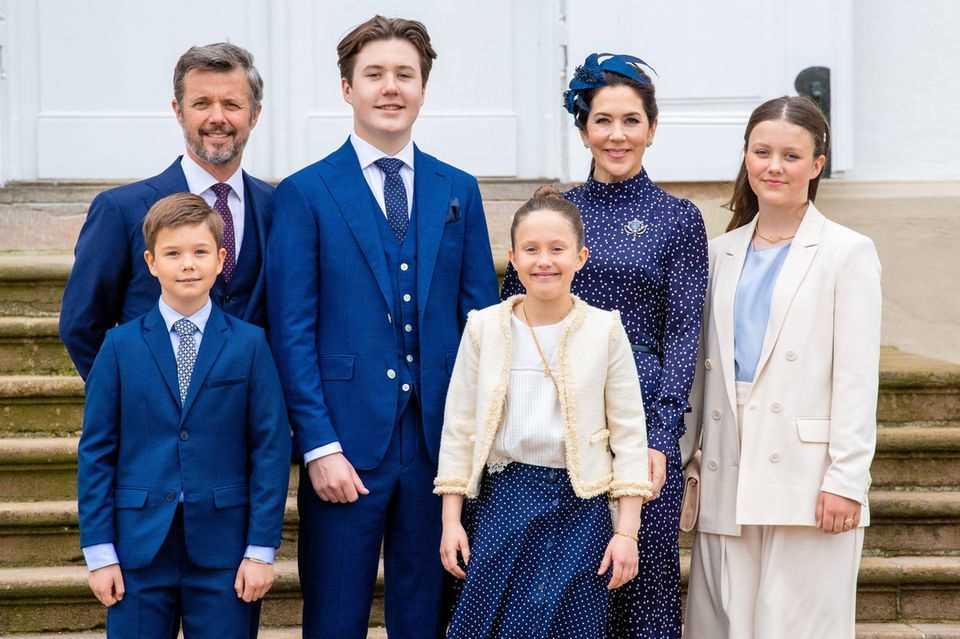 Princess Isabella with her family Crown Prince Frederik, Crown Princess Mary, Prince Vincent (left), Princess Josephine (3rd from right) at the confirmation of her older brother Prince Christian on May 15, 2021.