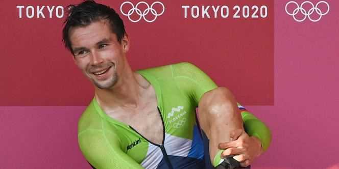 Slovenian Primoz Roglic relishes his victory at the finish of the Olympic time trial on July 28, 2021 in Oyama (Japan).