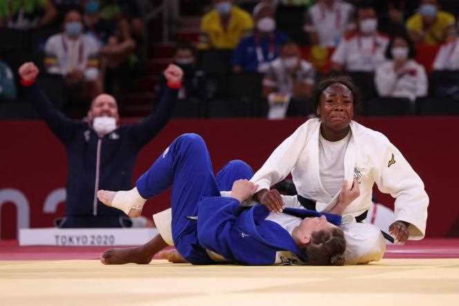Clarisse Agbegnenou in tears after her victory in the final of less than 63 kilos in judo, on July 27, 2021, in Tokyo.