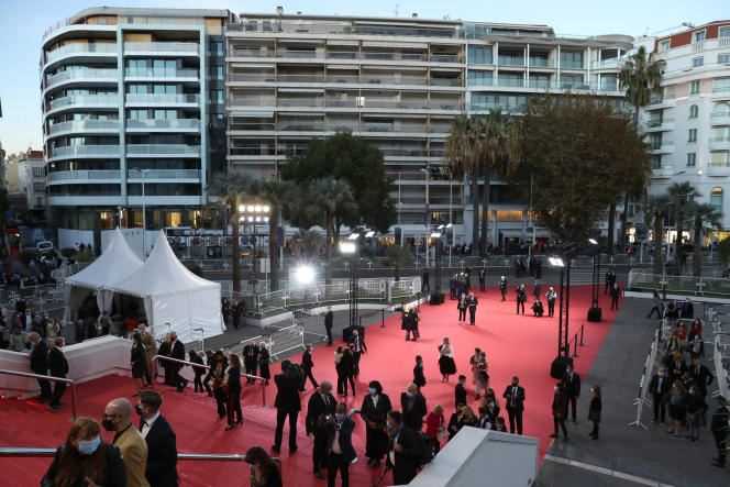 The arrival of the guests at the Palais des Festivals, in Cannes, during a largely reduced edition of the festival, on October 27, 2020.