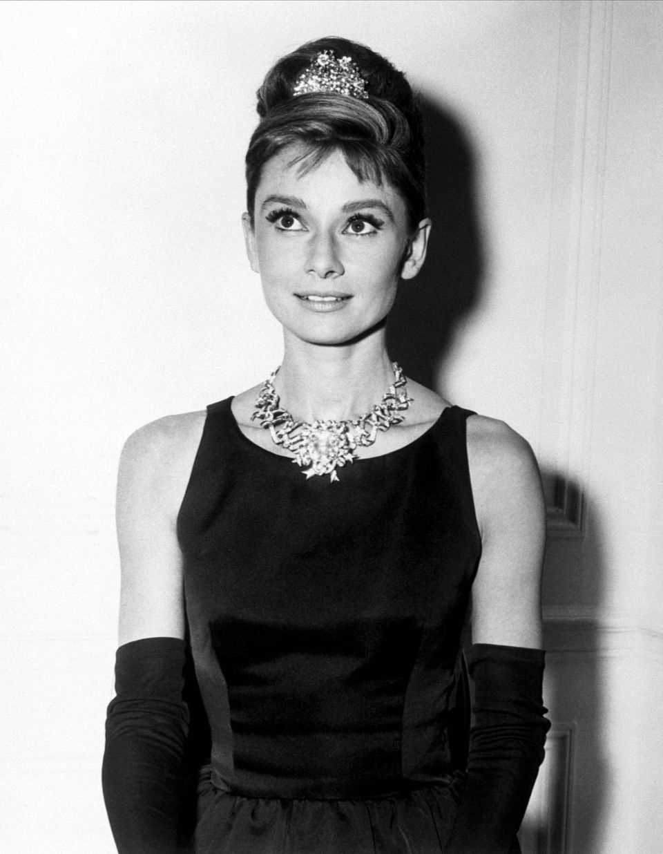 Audrey Hepburn wears the Tiffany diamond. 