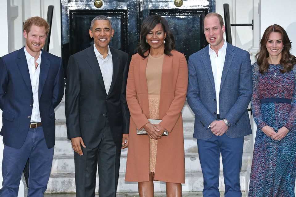 Prince Harry, Barack Obama, Michelle Obama, Prince William and Duchess Catherine at dinner at Kensington Palace on April 22, 2016 