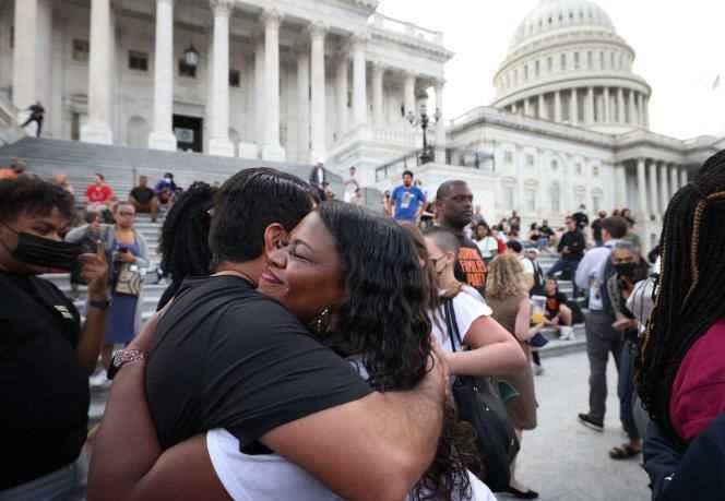 Outpouring of joy in front of the Capitol after the promulgation of a new moratorium on rental evictions, in Washington, on August 3, 2021.