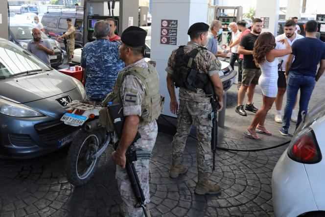 Soldiers deployed to gas stations on Saturday August 14 imposed the opening of several of them north of Beirut and elsewhere.