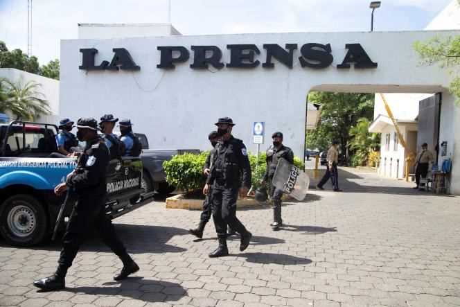 Nicaraguan police took over the editorial staff of 