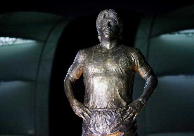 A statue of Diego Maradona is unveiled in front of Argentina's Santiago del Estero stadium on June 4, just before the Argentina-Chile match for the 2022 World Cup qualifiers.