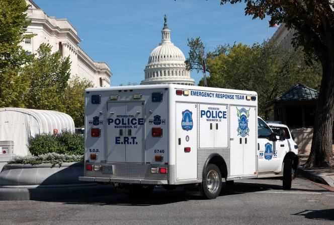 Police intervened Thursday, August 19, to inspect a vehicle suspected of containing explosives near the headquarters of the US Congress in Washington.