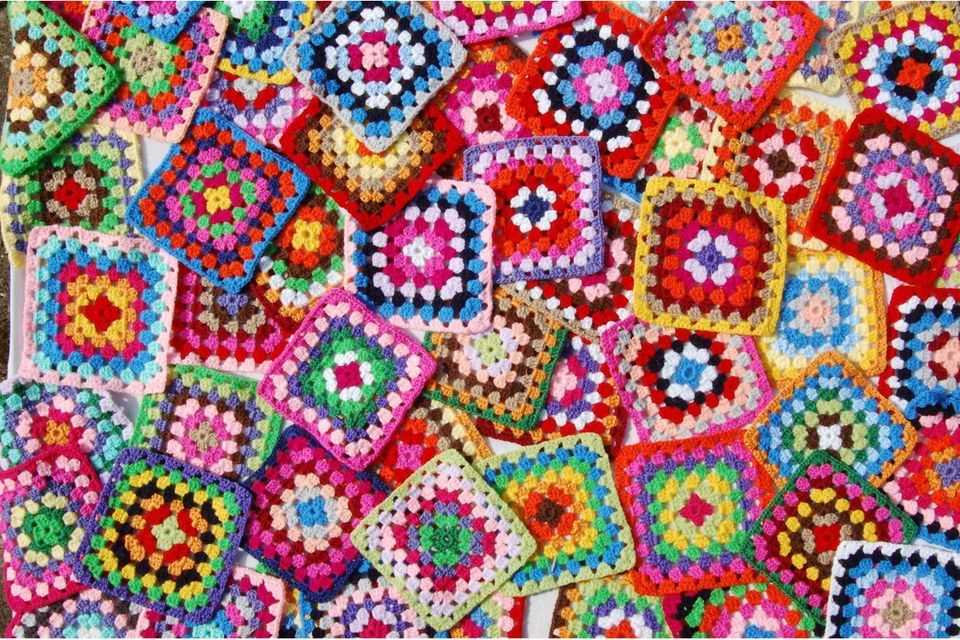 Recycle leftover wool: granny squares