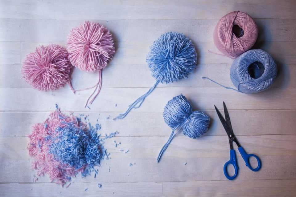 Recycle leftover wool: pom poms