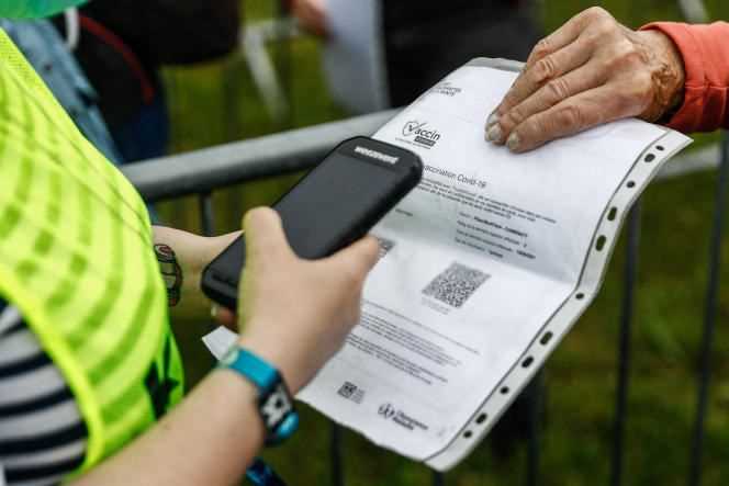 Control of a health pass as part of a festival in Carhaix-Plouguer, July 8, 2021.