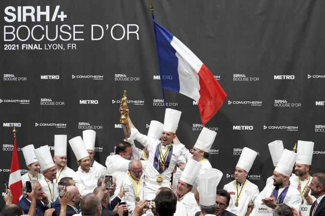 French chef Davy Tissot, in the center of the photo, Monday September 27, 2021, in Lyon.