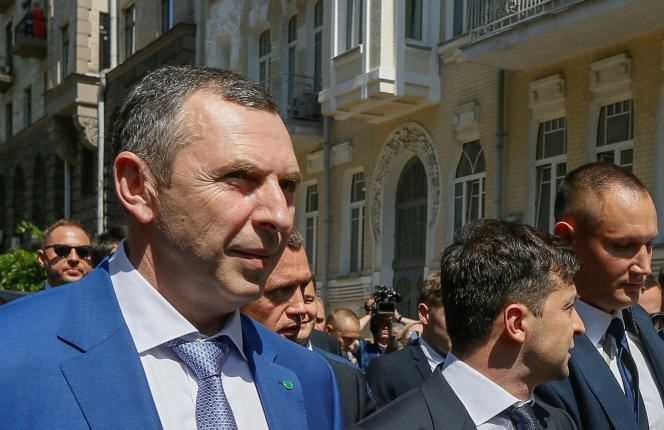 Sergey Chefir (in blue left) with Ukrainian President Volodymyr Zelensky in Kiev, Ukraine, May 20, 2019.