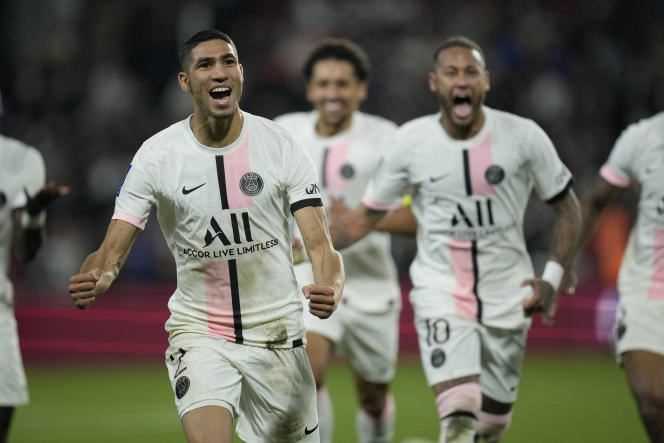 PSG side Achraf Hakimi (left) scored twice against Metz, who played at home, Wednesday, September 22, 2021.