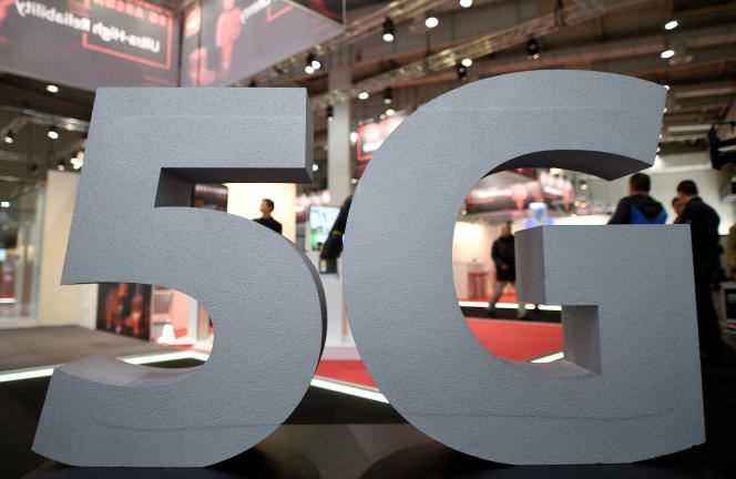 Each telephone operator will have to have deployed 10,500 5G sites in France by 2025, and their networks will have to switch entirely to 5G by 2030.
