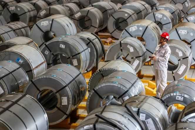 Rolls of aluminum foil, at a factory in Wuhan (China), May 8, 2021.