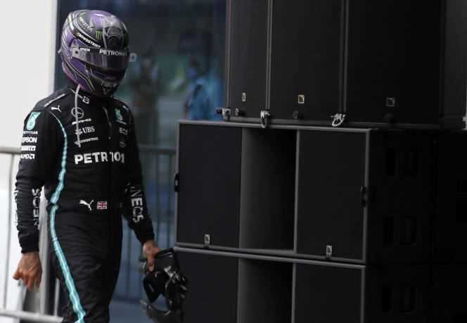 Mercedes driver Lewis Hamilton with his head bowed after his fifth place in the Turkish Formula 1 Grand Prix on Sunday 10 October in Istanbul.