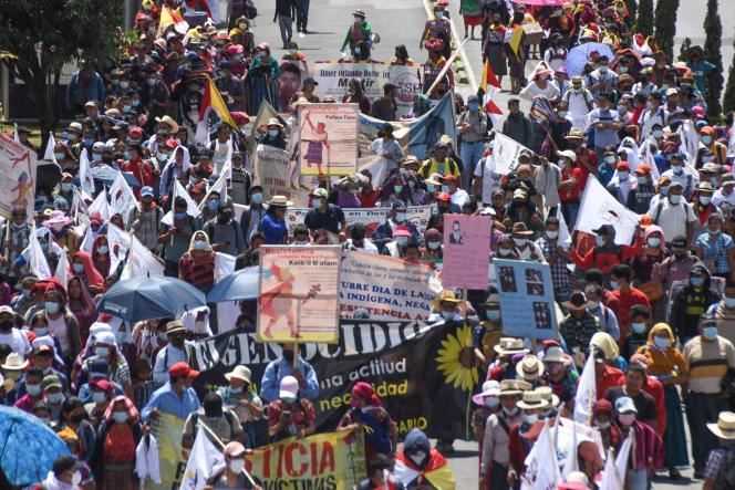 The demonstrators marched on Reforma Avenue, in a wealthy district on the southern outskirts of the capital, a banner displaying 