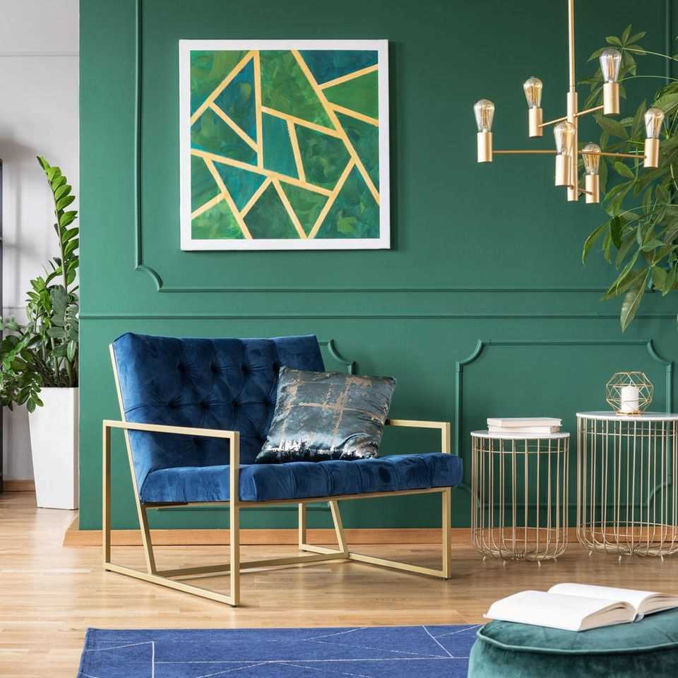 By matching your home accessories or the wall color to your plants, you can create a very harmonious picture.  Your green favorites fit in really well. 