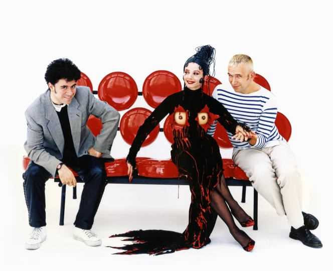 Pedro Almodóvar, Victoria Abril and Jean Paul Gaultier on the set of Kika, in 1994