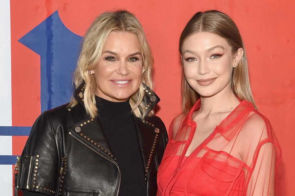 Yolanda Hadid with daughter Gigi Hadid at a Tommy Hilfiger Launch Party in New York 2018.