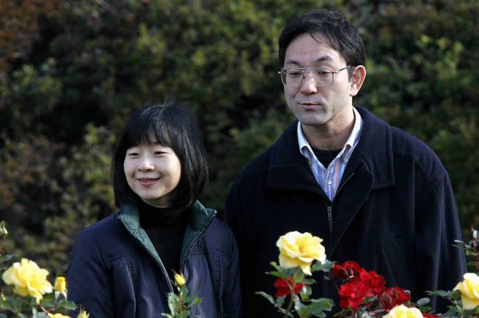 Sayako Kuroda and her husband Yoshiki Kuroda enjoy their visit to Shinjuku Gyoen Park in central Tokyo on November 23, 2005. 