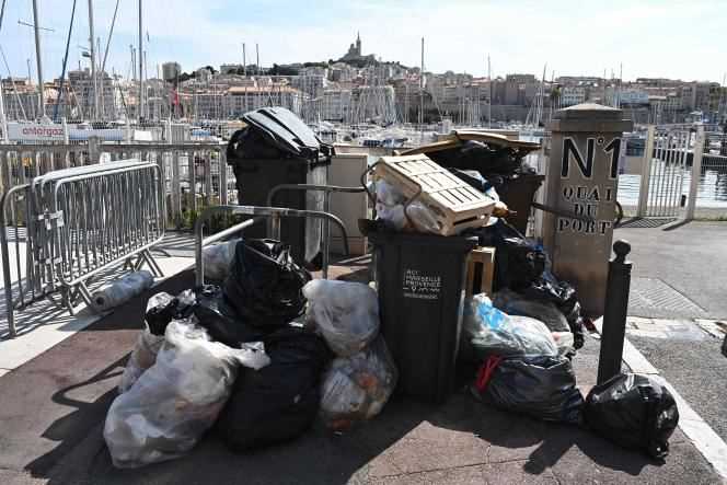 Garbage cans in the Old Port of Marseille, September 30, 2021.