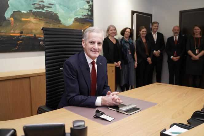 The new Norwegian Prime Minister, Jonas Gahr Store, in his office in Oslo on October 14, 2014.