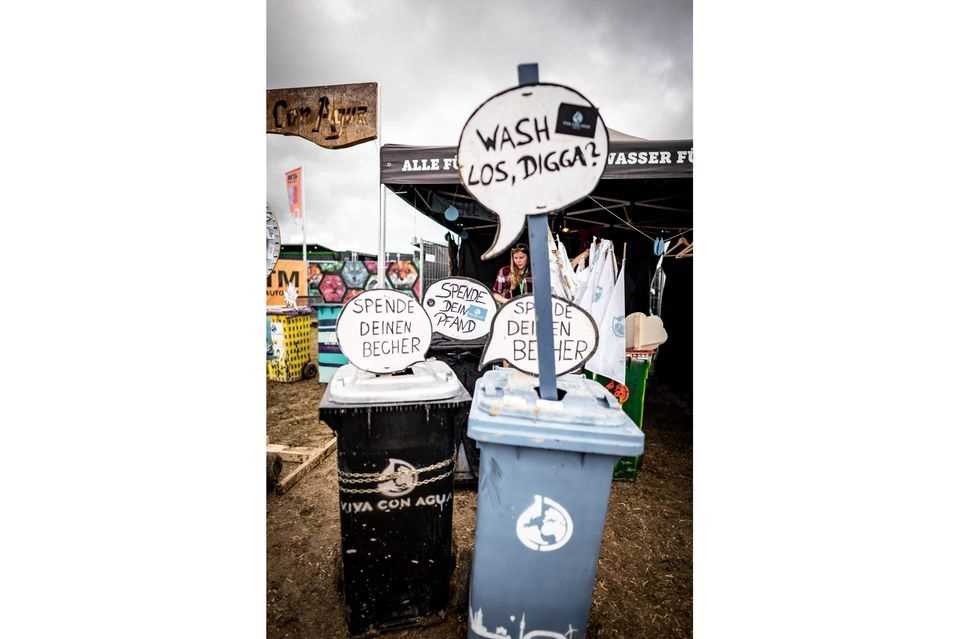 Returnable bins for Viva con Agua