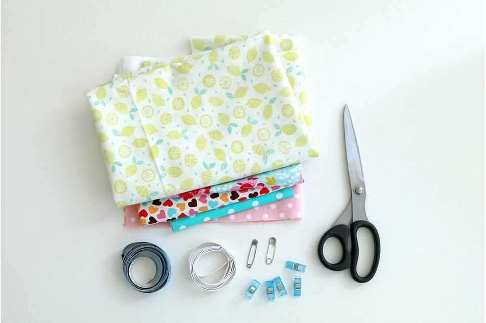 Sewing scrunchie: fabric and sewing supplies