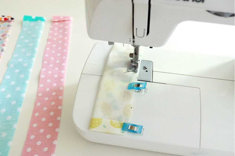 Sew scrunchie: right sides together on the sewing machine