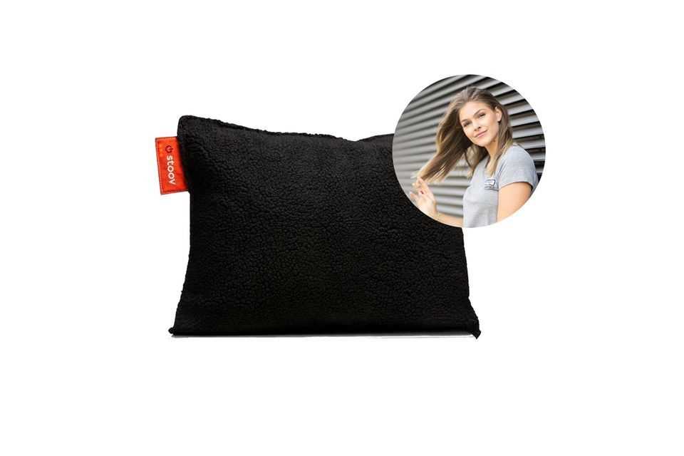 Editor Friederike finally has a better alternative to the hot water bottle - the pillow from Stoov.
