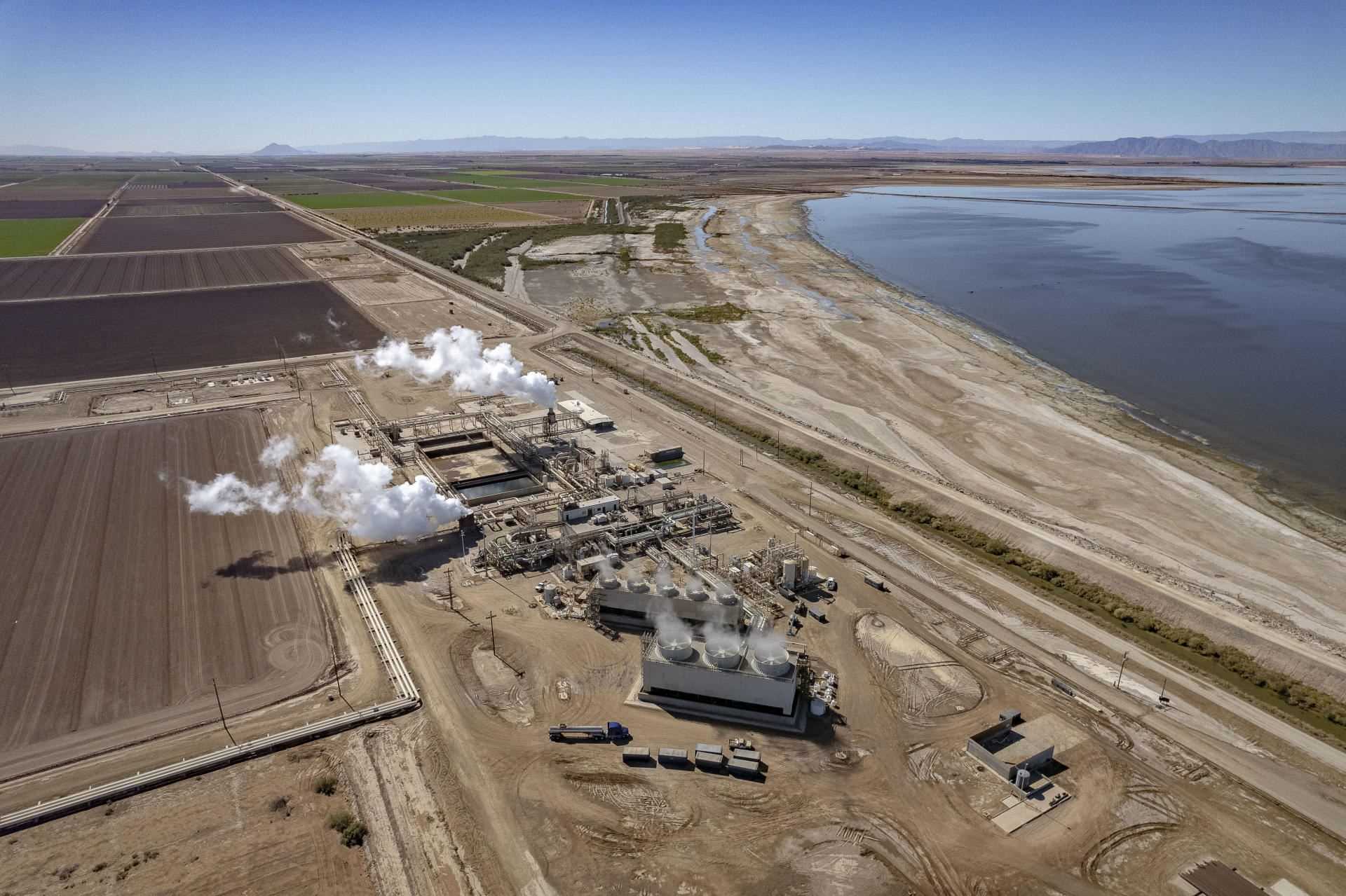 Geothermal power station, south of the Salton Sea, in Imperial Valley (California), October 27, 2021. In the background, the agricultural crops that feed part of America.
