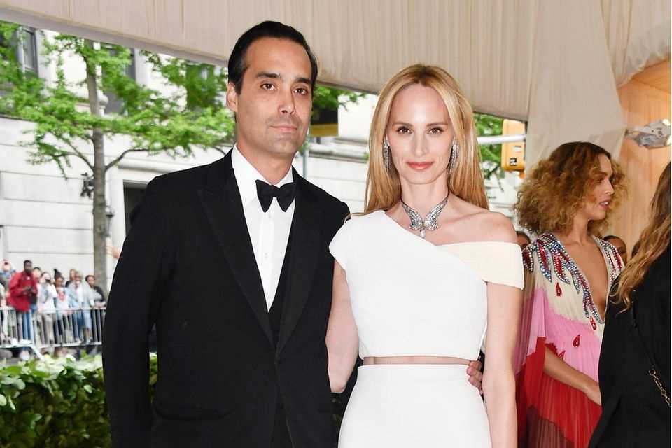 Andres and Lauren Santo Domingo are not only welcome guests in the world of fashion and music.  The society couple who live in New York have royal and star friends all over the world.