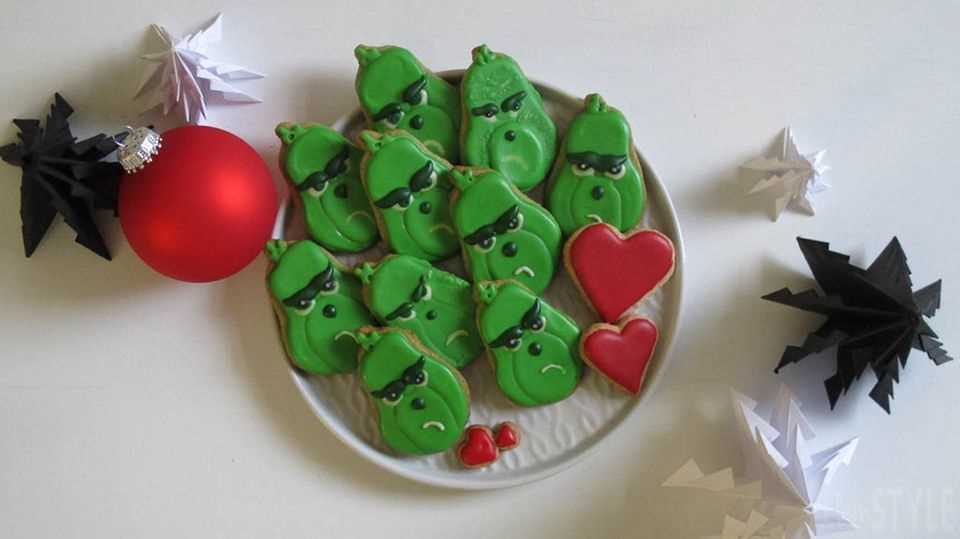 Do-it-yourself Grinch cookies