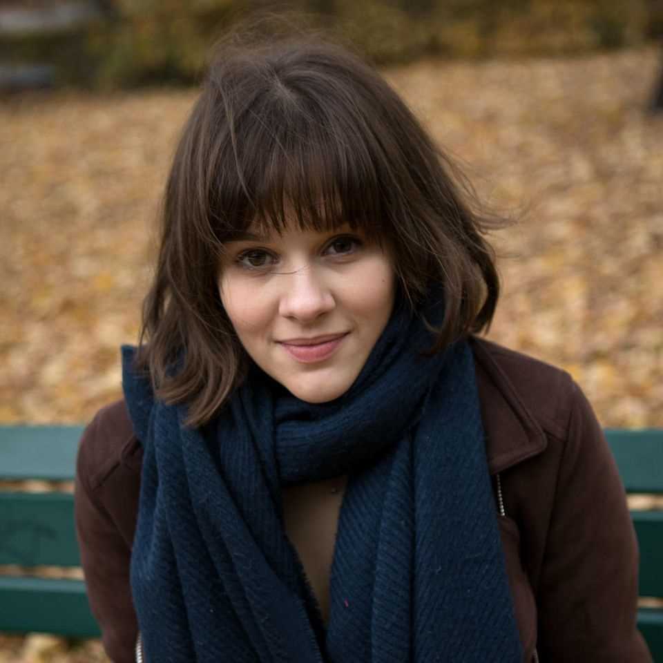 Sandra Leitner plays in a musical "Ku'damm 56" the role of Monika Schöllack.