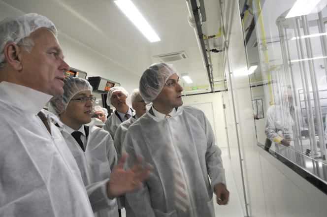 Inauguration of a Eurofins microbiology laboratory, September 23, 2011, in the presence of Jean-Marc Ayrault (left), then mayor of Nantes.