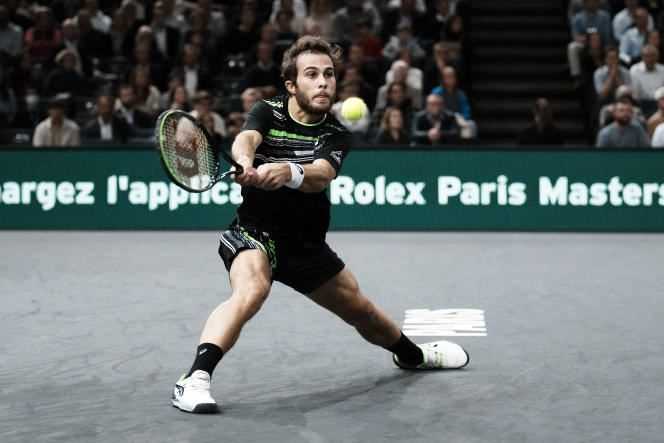 Hugo Gaston tried everything but failed to eliminate Daniil Medvedev in the quarterfinals of the Masters 1000 in Paris on November 5, 2021.
