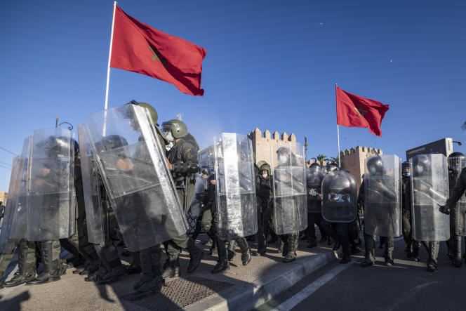Moroccan security forces are deploying to disperse a demonstration in Rabat on November 7, 2021, against the anti-Covid health pass imposed by the government.