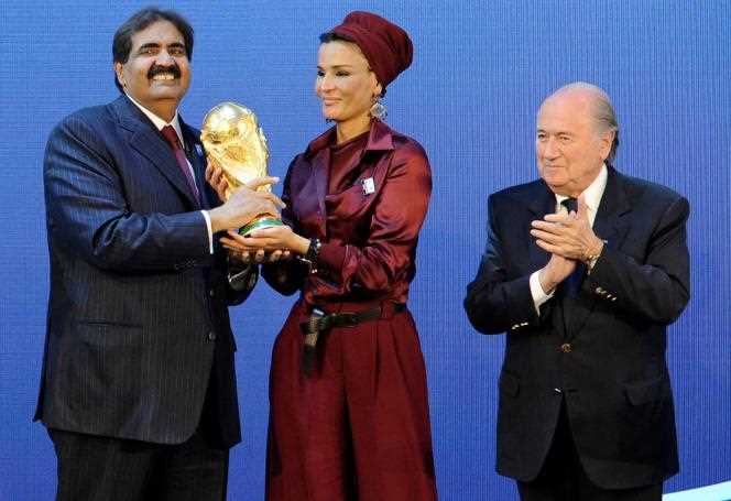 Sepp Blatter and Tamim Ben Hamad Al Thani, Emir of Qatar, December 2, 2010.