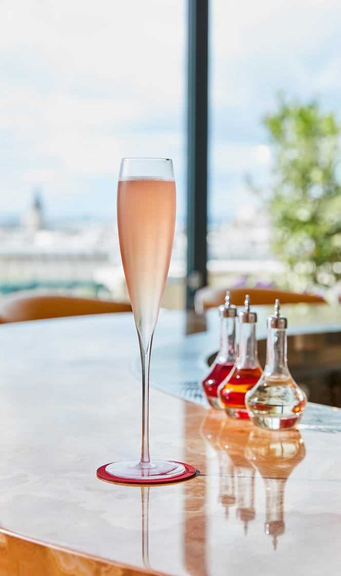 The Tramonto cocktail can be found on the Tout-Paris menu, on the seventh floor of the Cheval Blanc hotel (Paris).