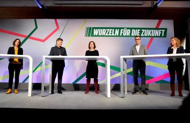 From left to right: Anne Spiegel, Minister for Families, Robert Habeck, Minister for Economy and Climate, Annalena Baerbock, Minister for Foreign Affairs, Cem Özdemir, Minister for Food and Agriculture, and Steffi Lemke , Minister of the Environment, in Berlin on December 6, 2021.