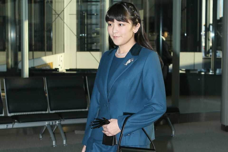 Princess Mako at Haneda Airport in Tokyo, on December 12, 2015