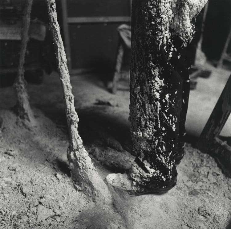 Alberto Giacometti im Atelier in Paris, um 1960.