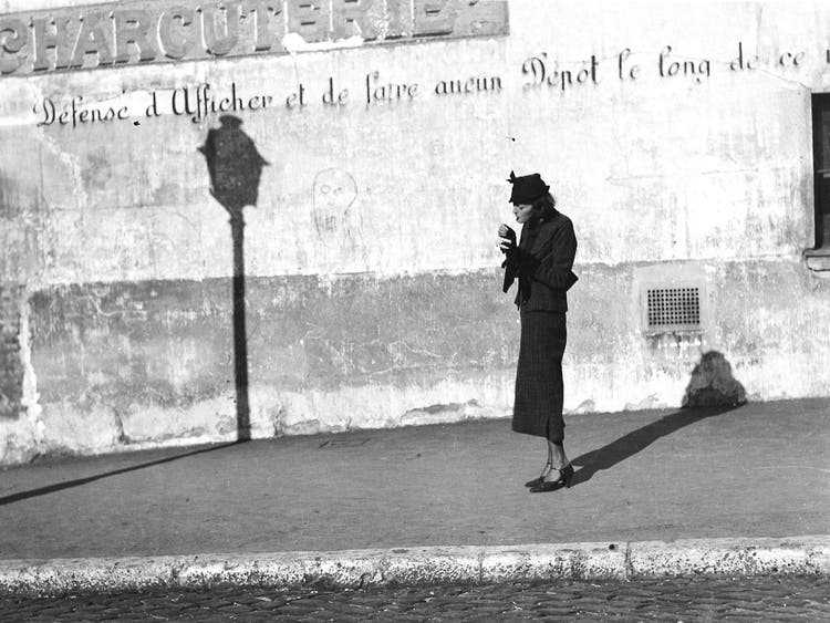 Marianne Breslauer: Paris, 1937. 