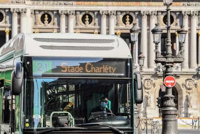 A bus driver from the Régie Autonomous des Transports Parisiens (RATP), in Paris, April 9, 2020.
