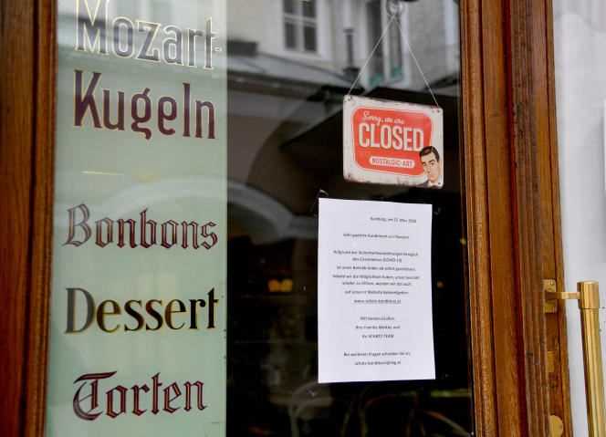 A store selling the traditional Mozartkugeln, closed due to the spread of the coronavirus, in Salzburg (Austria), in March 2020.