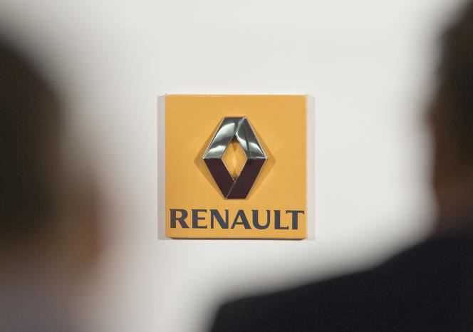 The Renault logo, in Paris, in 2015.